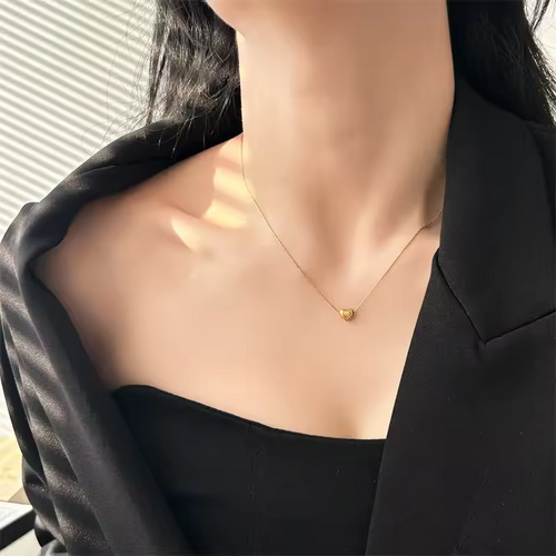 Gold engagement nacklace with Heart for women