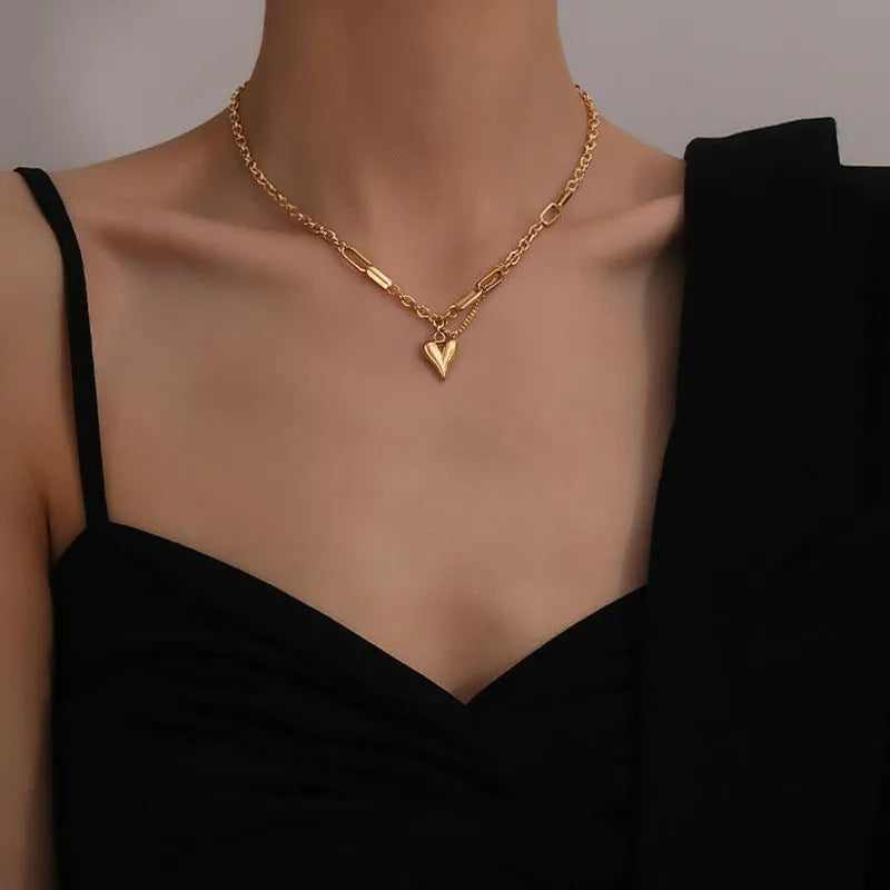Gold engagement nacklace with Heart for women