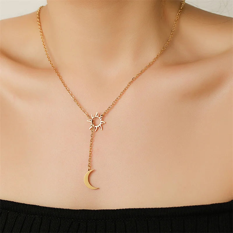 Gold engagement nacklace with moon for women